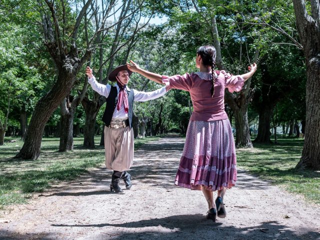 Où danser la country en France : les villes à ne pas manquer